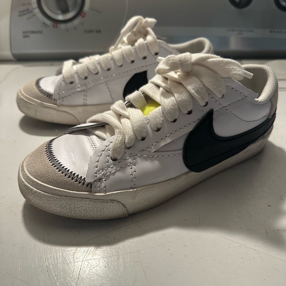 Nike Court Women’s Shoes Size 7.5